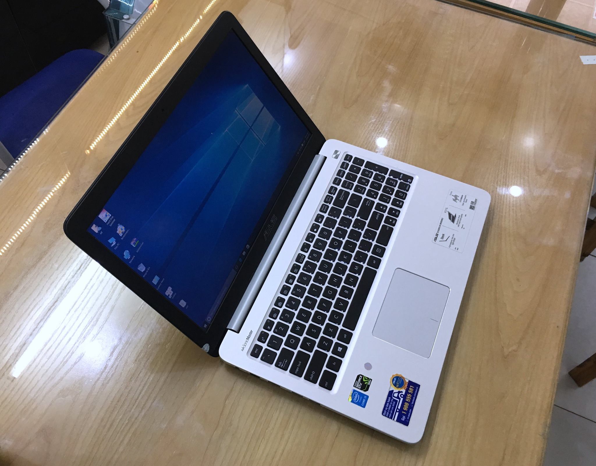 Laptop Asus K501LX-DM082D.jpg